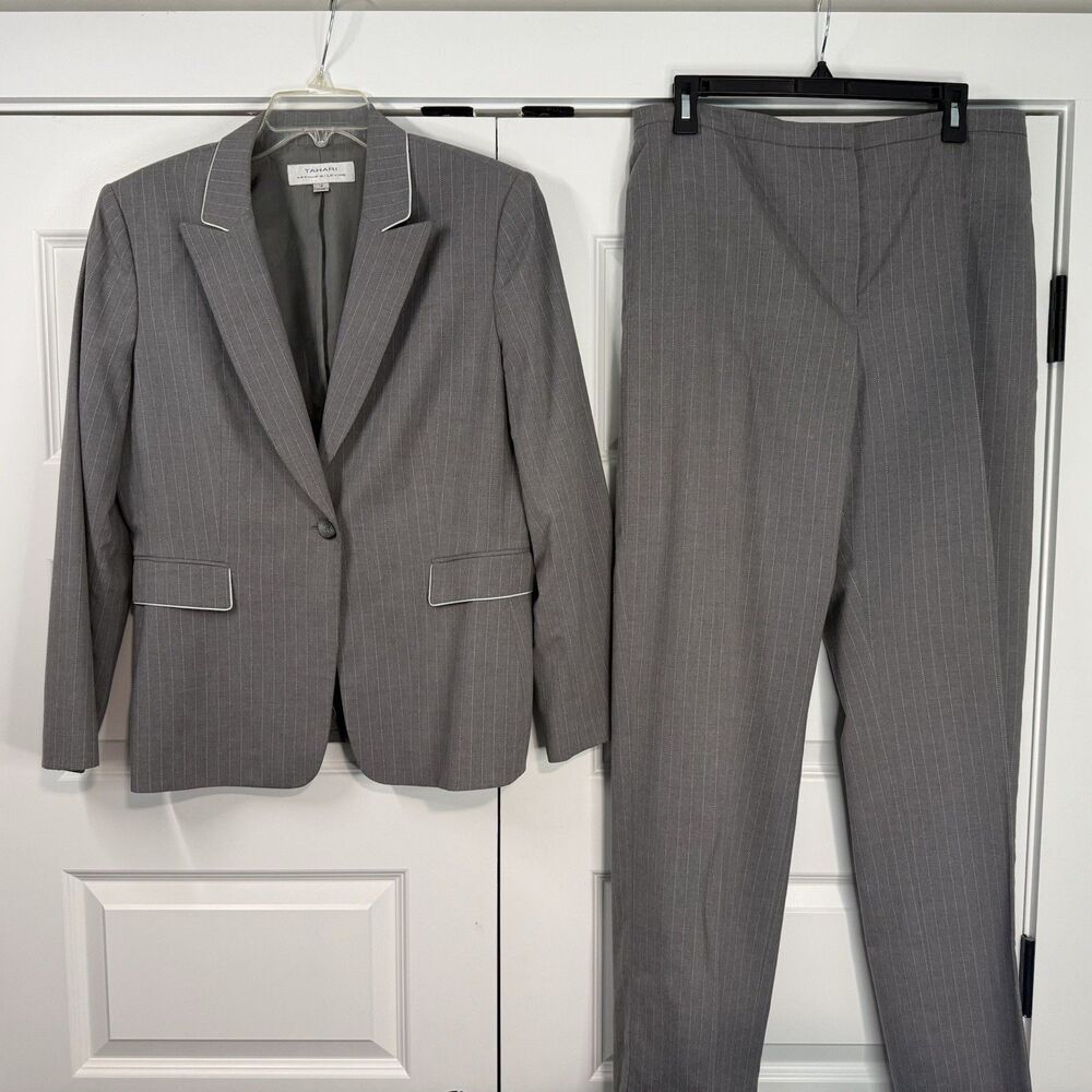 Tahari Women’s Pinstriped Pant Suit Set Size 14 White Piping Contrast Trim 2 Pc